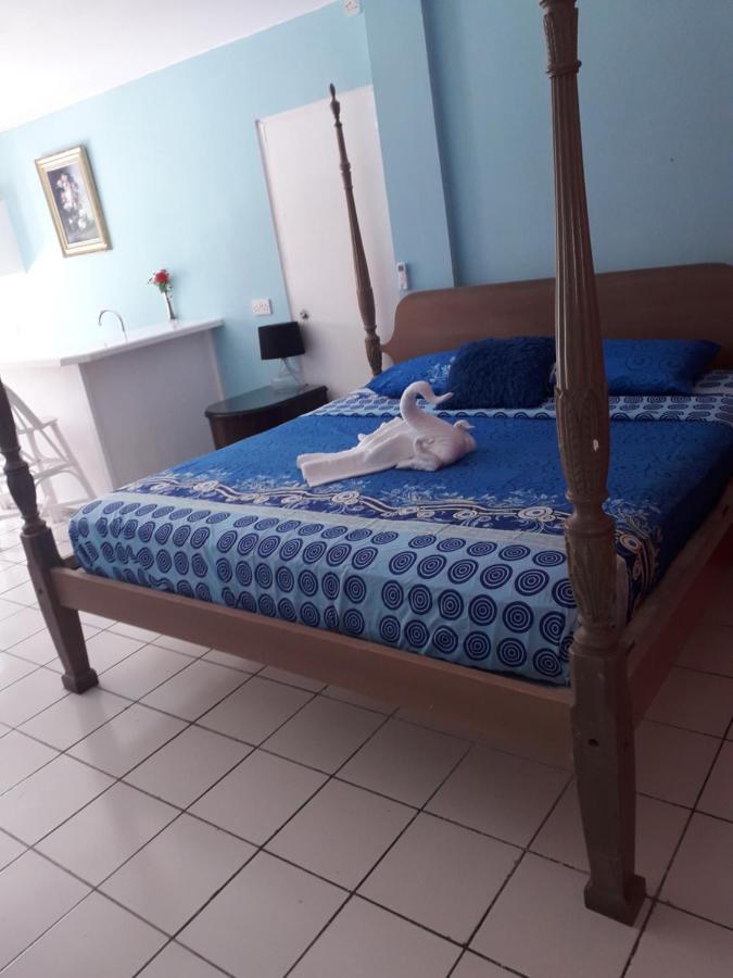 Bay Heights B&B Gros Islet Ngoại thất bức ảnh